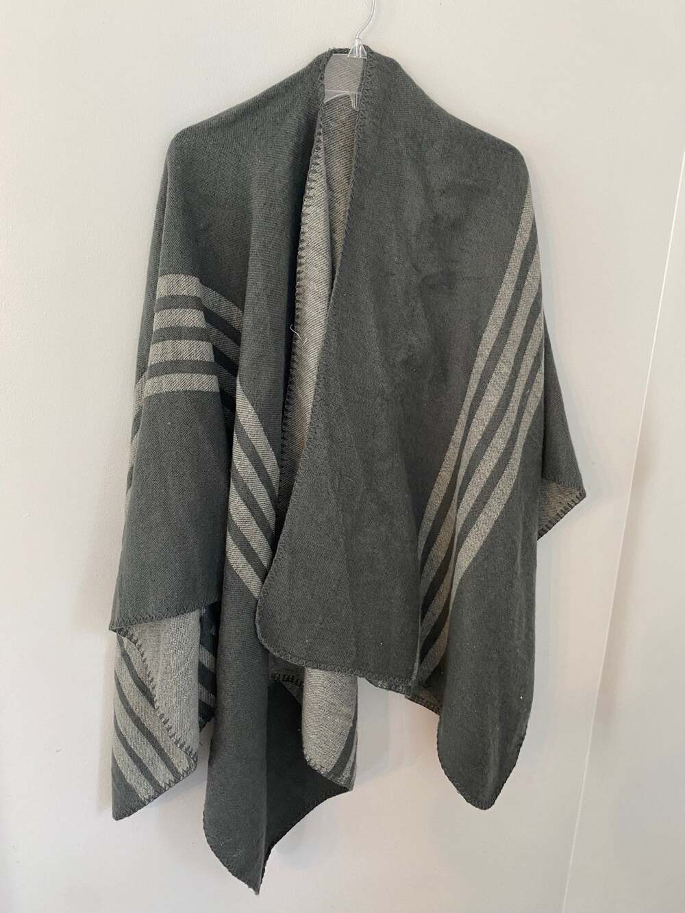 BB Dakota black and gray drape open front poncho cardigan one size fits all